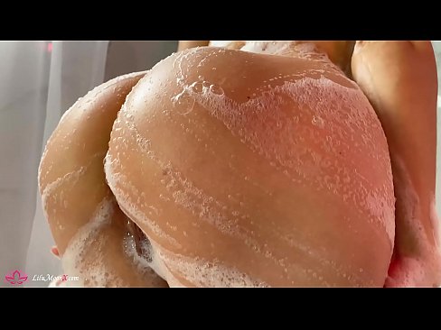❤️ Donkerkop masturbeer poes met vibrator tot intense orgasme in stort ☑ Porno by ons